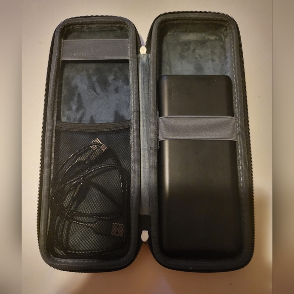 New!- Anker PowerCore 28600 mAh Portable Power Bank w/Carrying Case - Picture 11 of 12